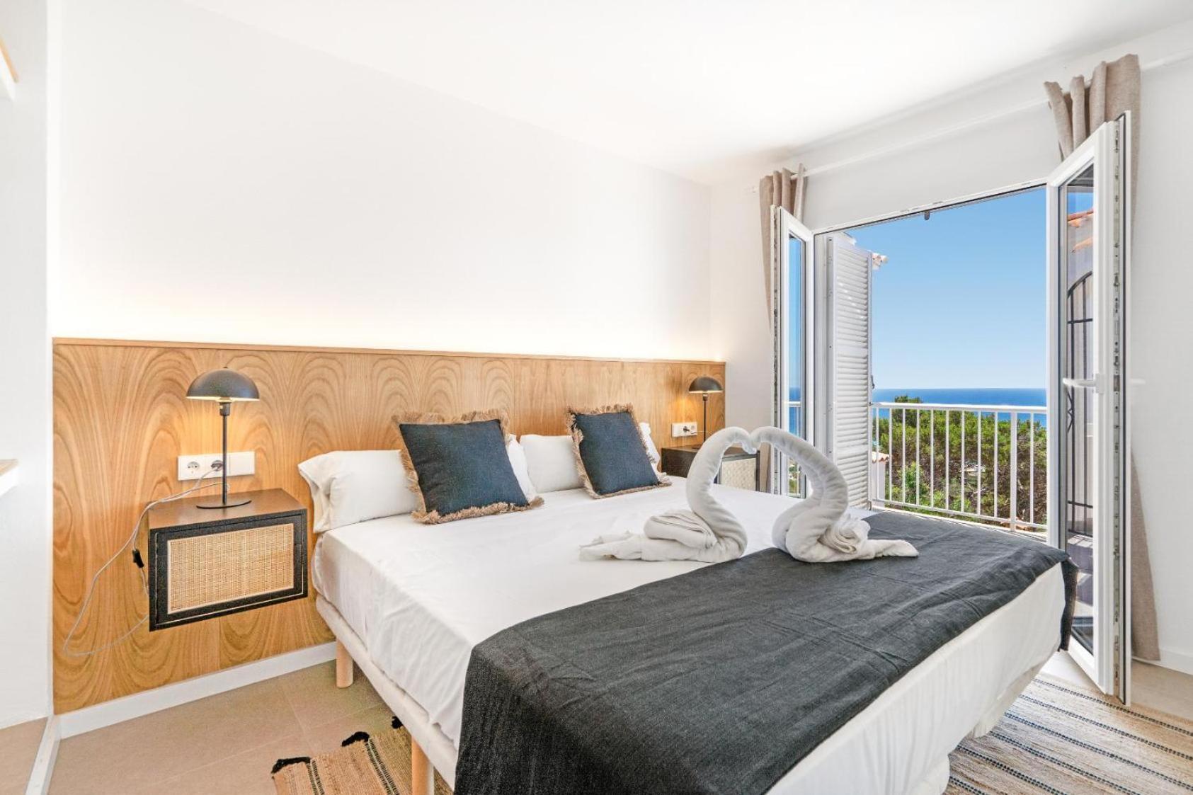 Suites Las Vistas By Menorca Vacations Son Bou Exterior photo
