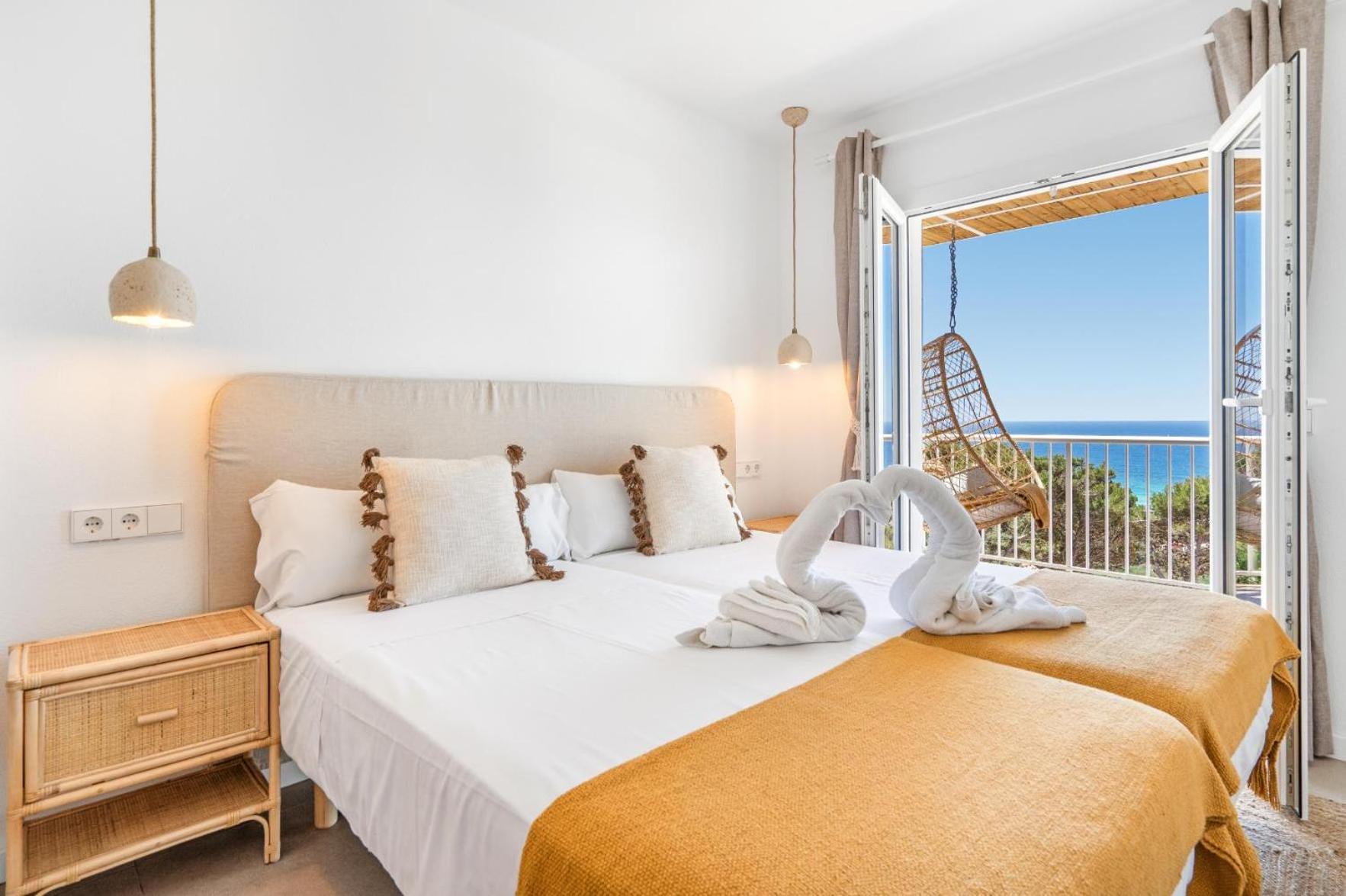 Suites Las Vistas By Menorca Vacations Son Bou Exterior photo