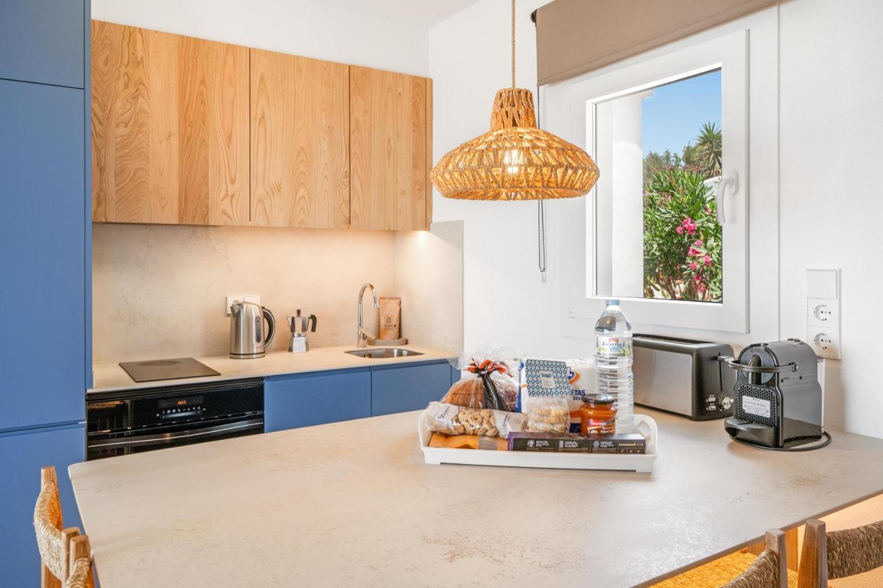 Suites Las Vistas By Menorca Vacations Son Bou Exterior photo
