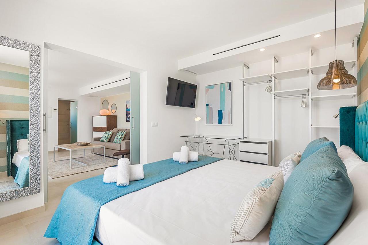 Suites Las Vistas By Menorca Vacations Son Bou Exterior photo